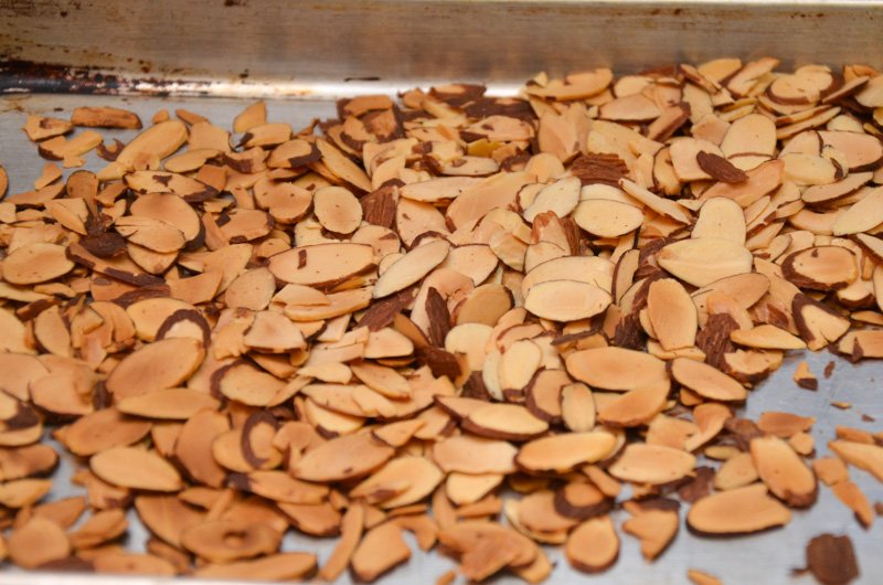 how to toast sliced almonds