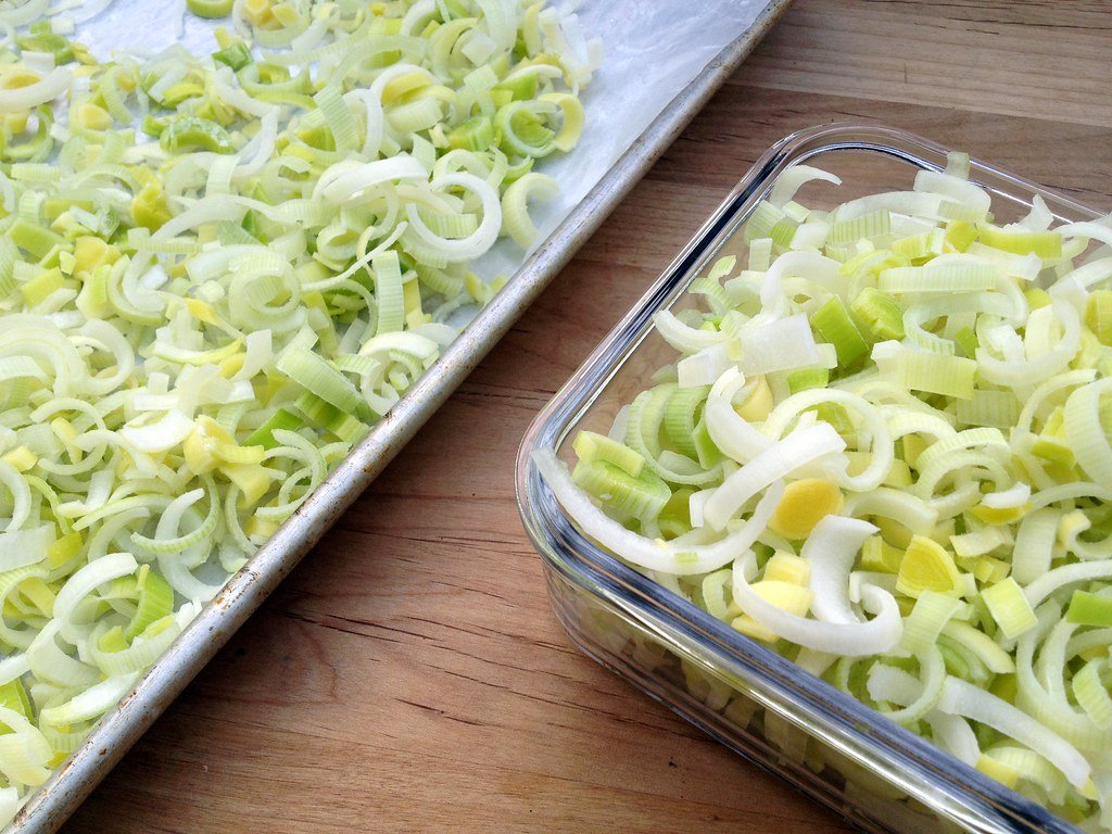 freezing small chopped leeks in container-kookybakes.com