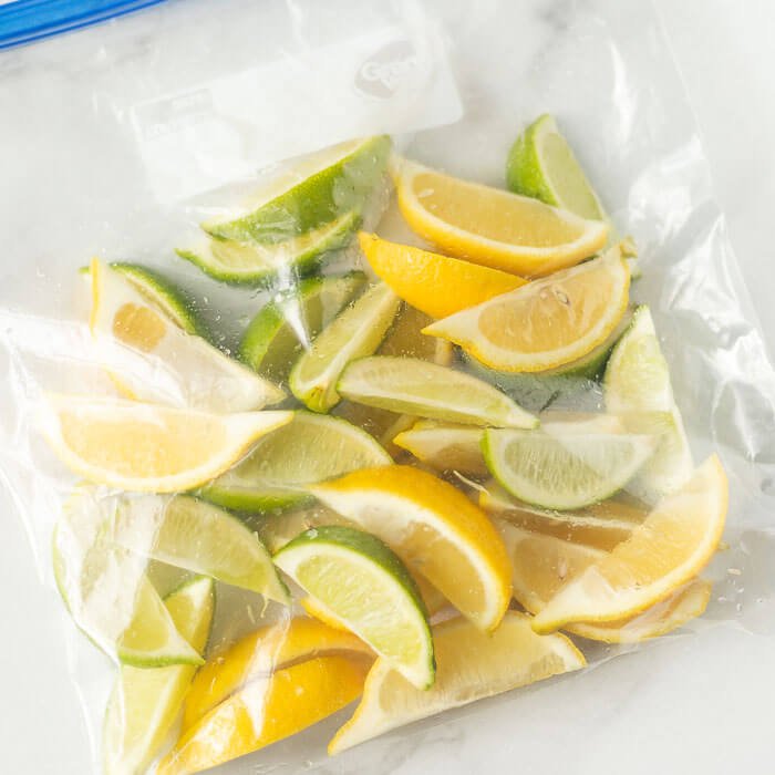 how-to-freeze-limes in freezer bag-kookybakes.com