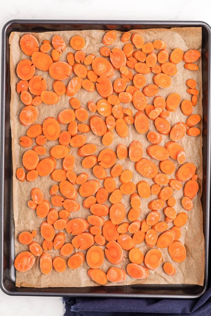 how-to-freeze-carrots-chopped-kookybakes.com