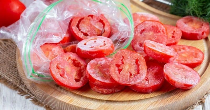 how-to-freeze-tomatoes-in freezer bag-kookybakes.com