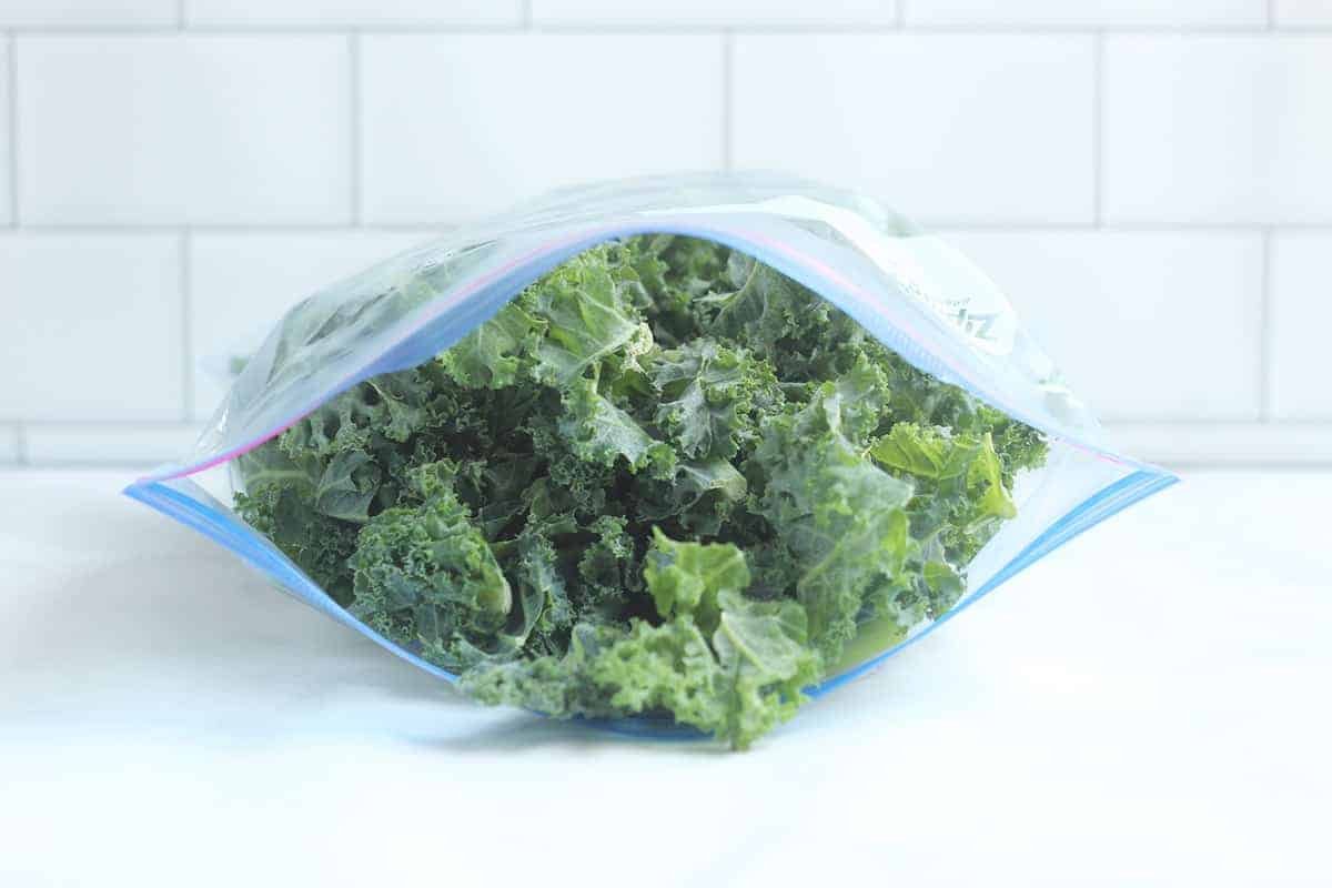 frozen kale-kept in freezer-bag-kookybakes.com