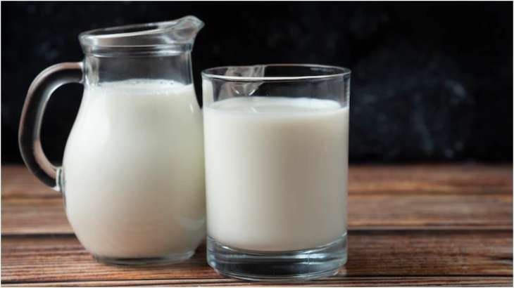 milk served in glass-kookybakes.com